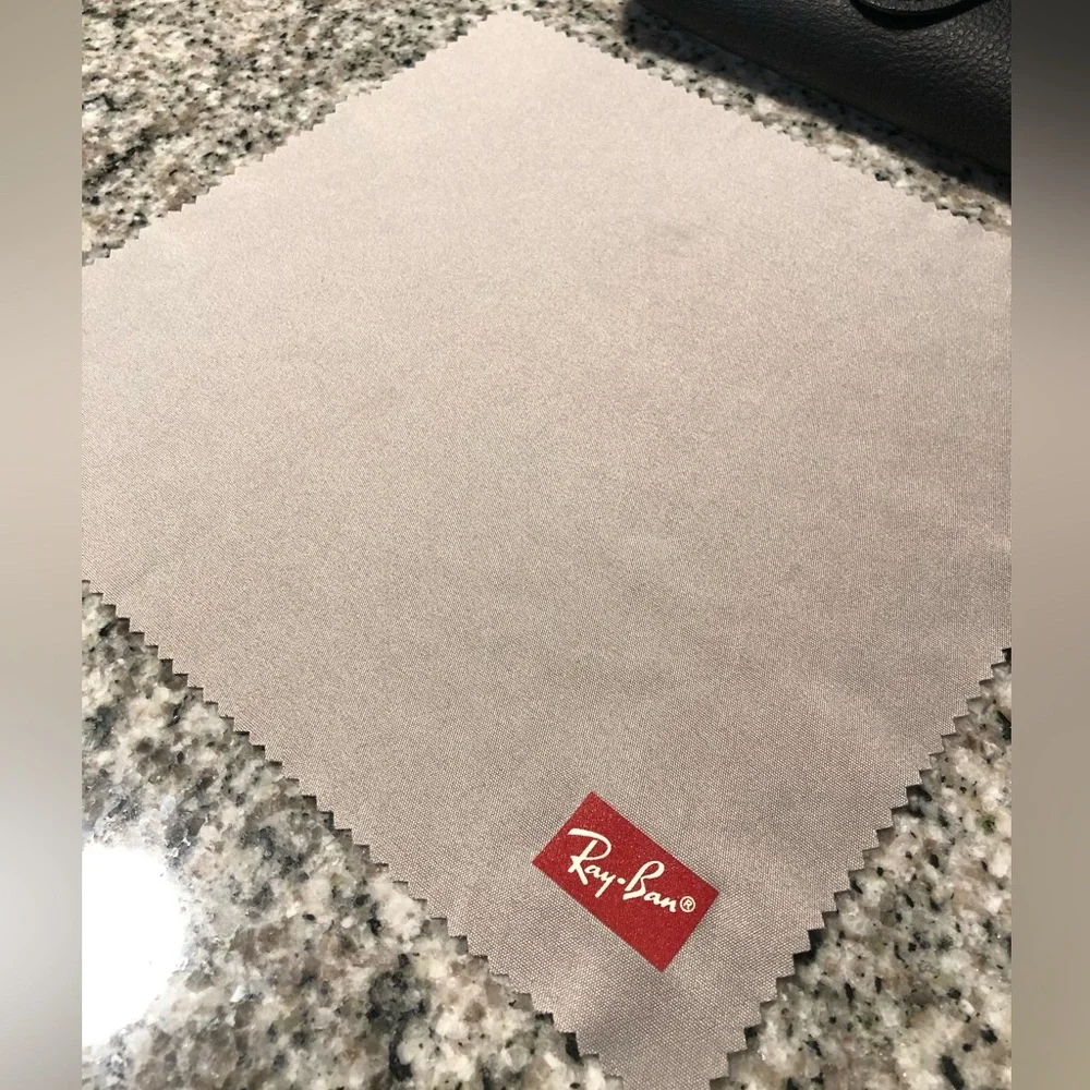Ray Ban Aviator Sunglass  Protective Case And Cleaning Cloth Black EUC